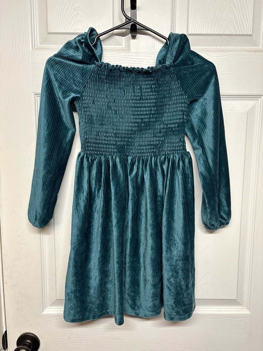 Tahari Velvet Dress Size 8 Teal Long Sleeve Smocked Square Neck